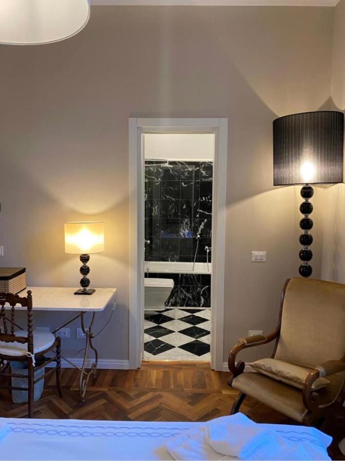 Charming Apt In San Frediano Appartement Florence Buitenkant foto